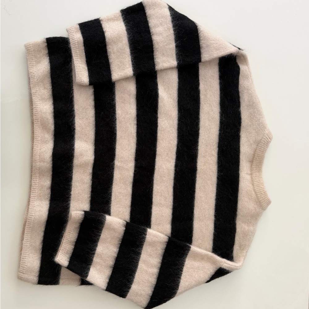 H&M Mohair Wool Blend Striped Sweater Black Beige Fuzzy Knit Size L Like New - Picture 4 of 7